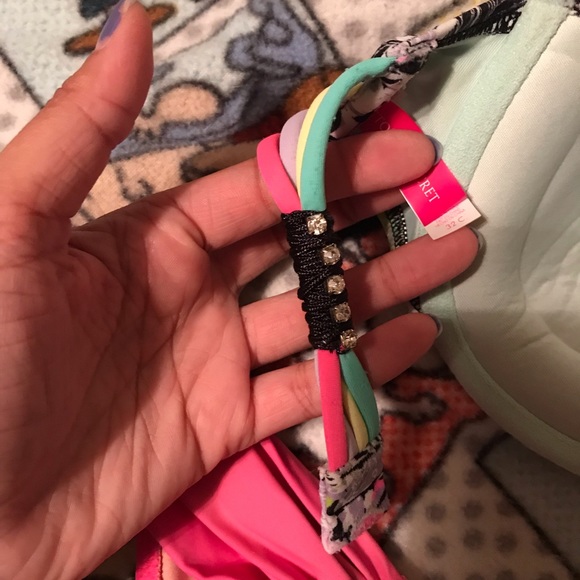 Victoria’s Secret bathing suit - Picture 7 of 8